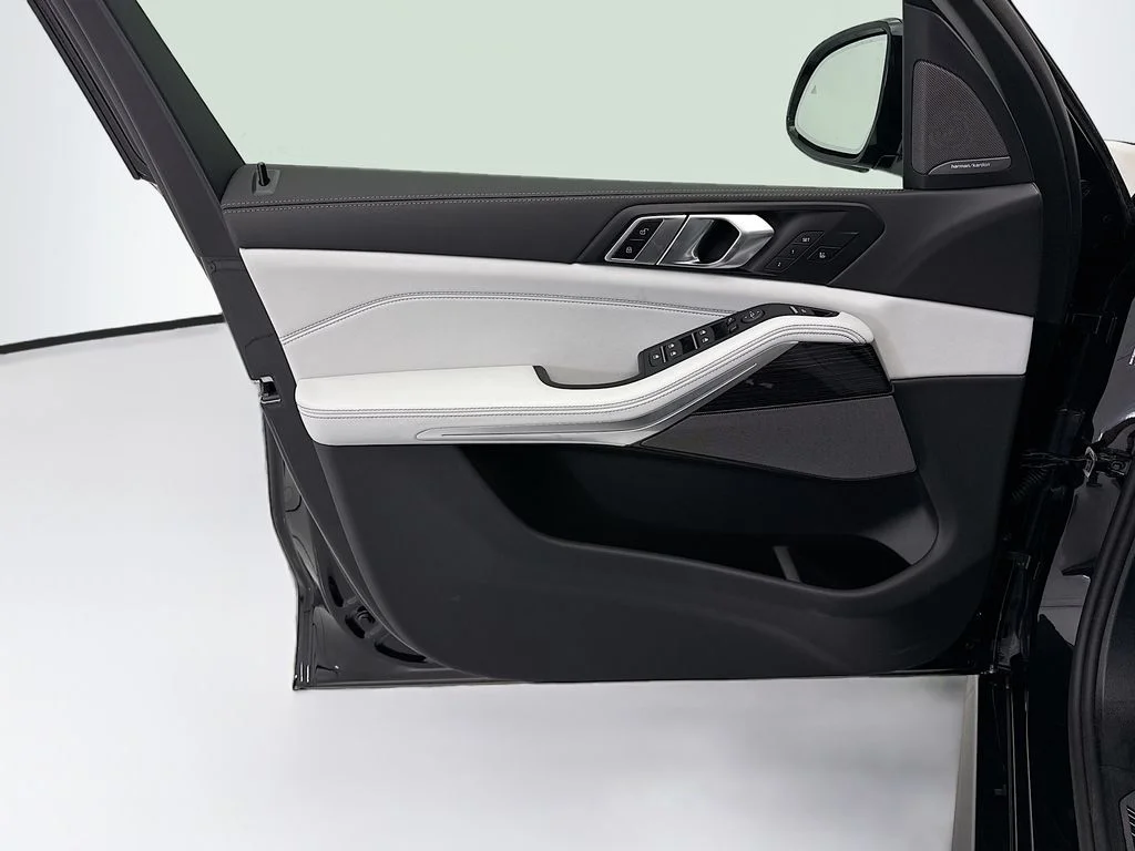 New 2026 Black BMW xDrive40i image 23