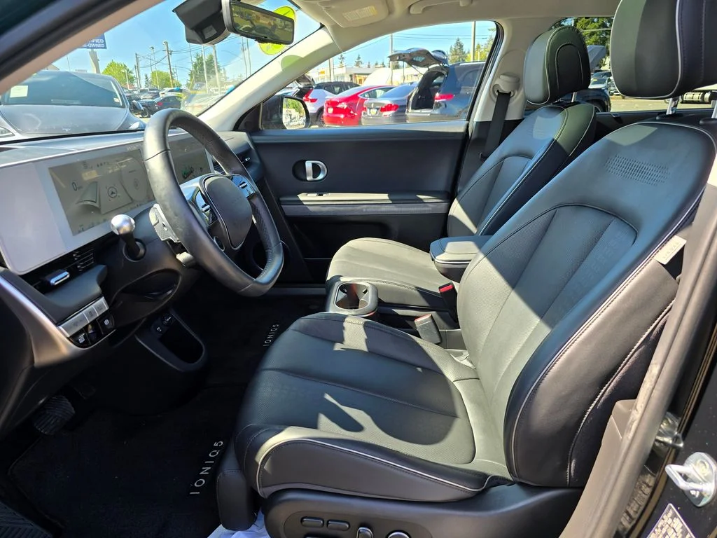 Used 2024 Black Hyundai Limited image 20