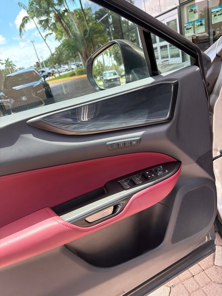 Used 2025 Silver Lexus NX 350 Premium image 4