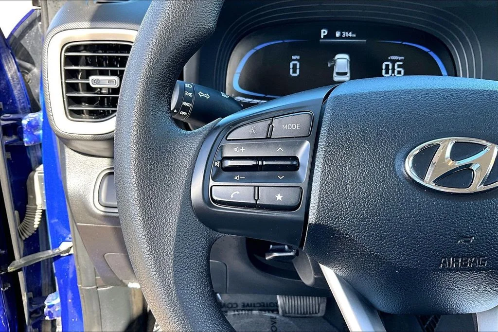 Used 2024 Intense Blue Hyundai SE image 18