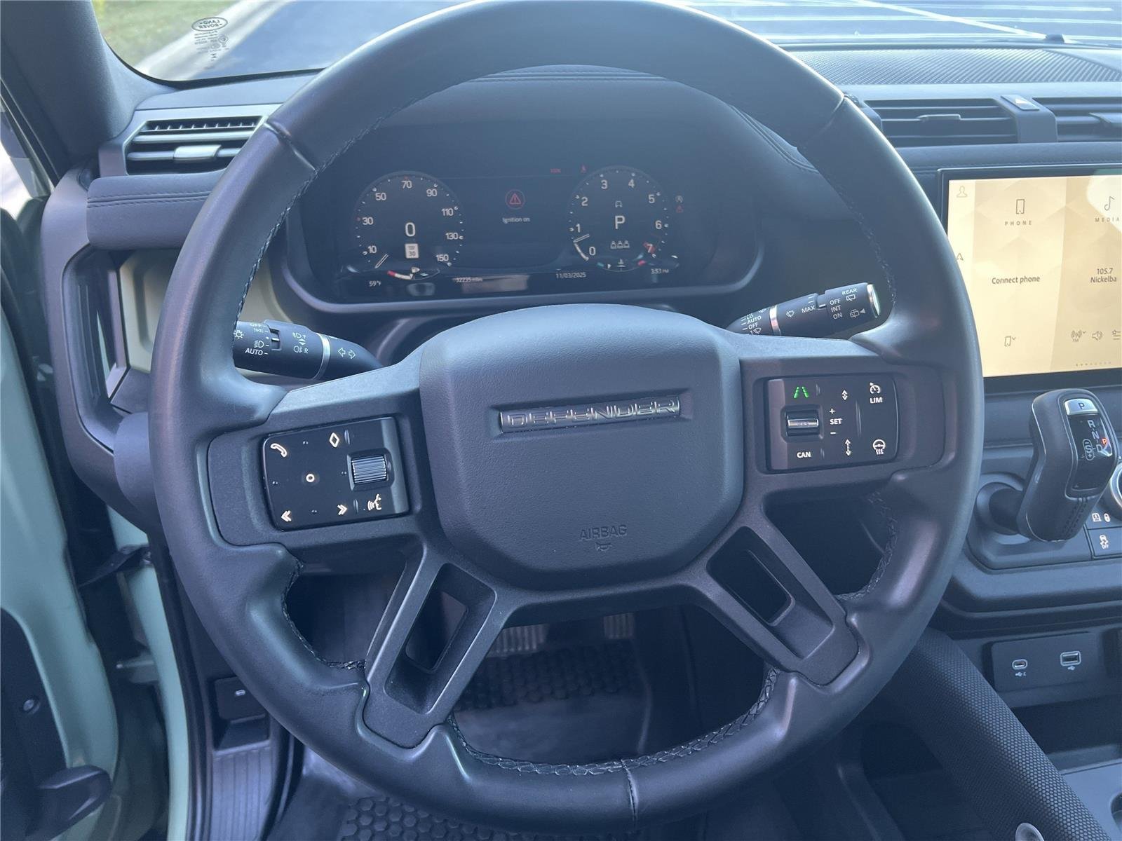 Certified Used 2023 Grasmere Green Land Rover 75th Edition image 13