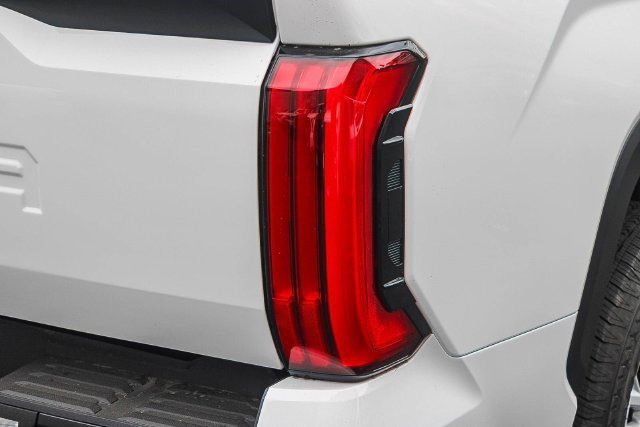 2026 Toyota Tundra SR5 - Photo 9