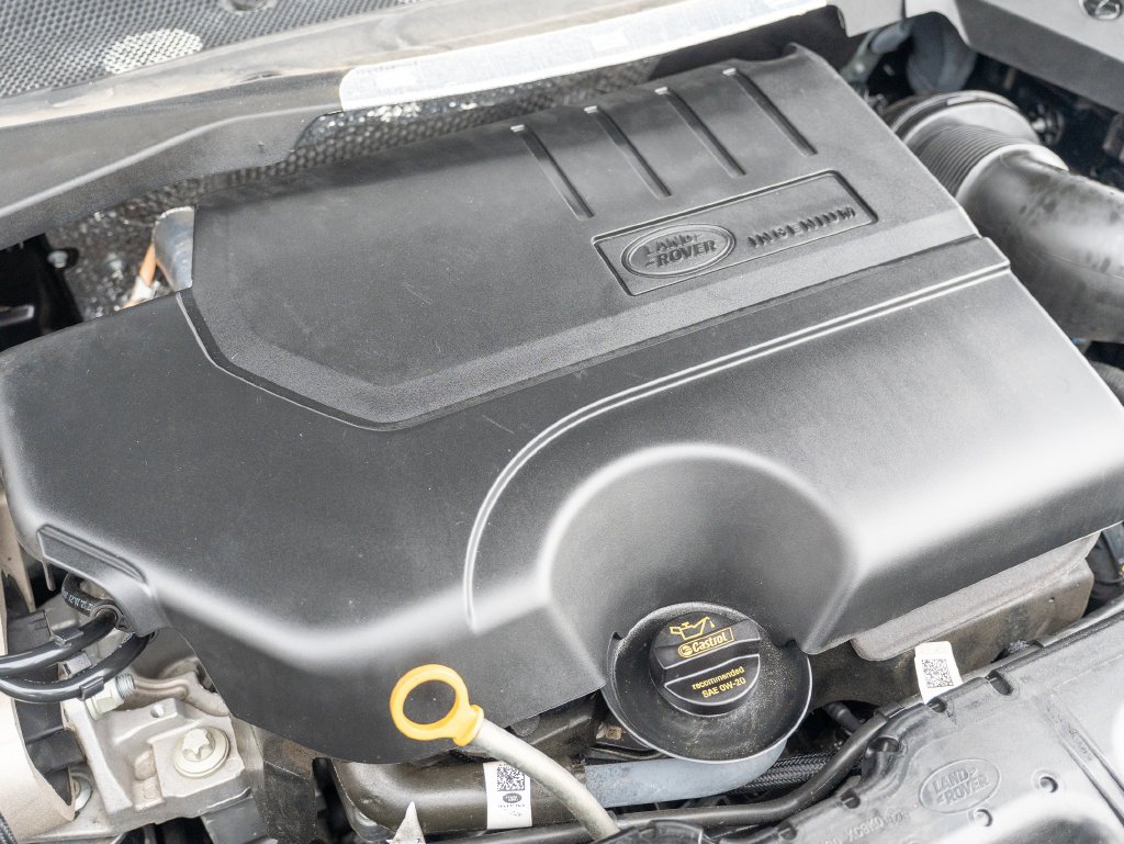 Used 2022 Black Land Rover S image 26