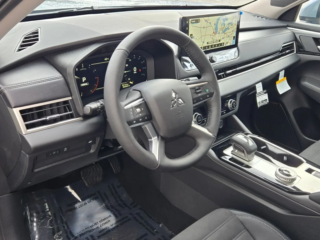 New 2026 Gray Mitsubishi SE image 18