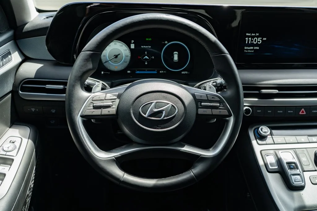 Used 2023 Gray Hyundai SEL image 13