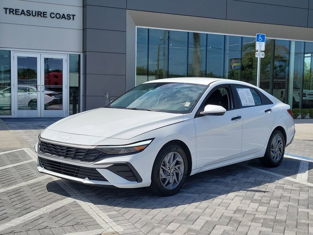 2025 Hyundai Elantra Blue