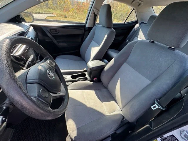 Used 2017 White Toyota L image 13