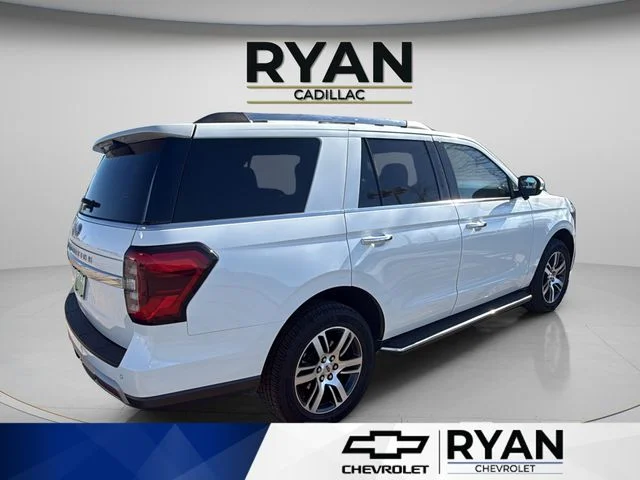 Used 2023 White Ford Limited image 9