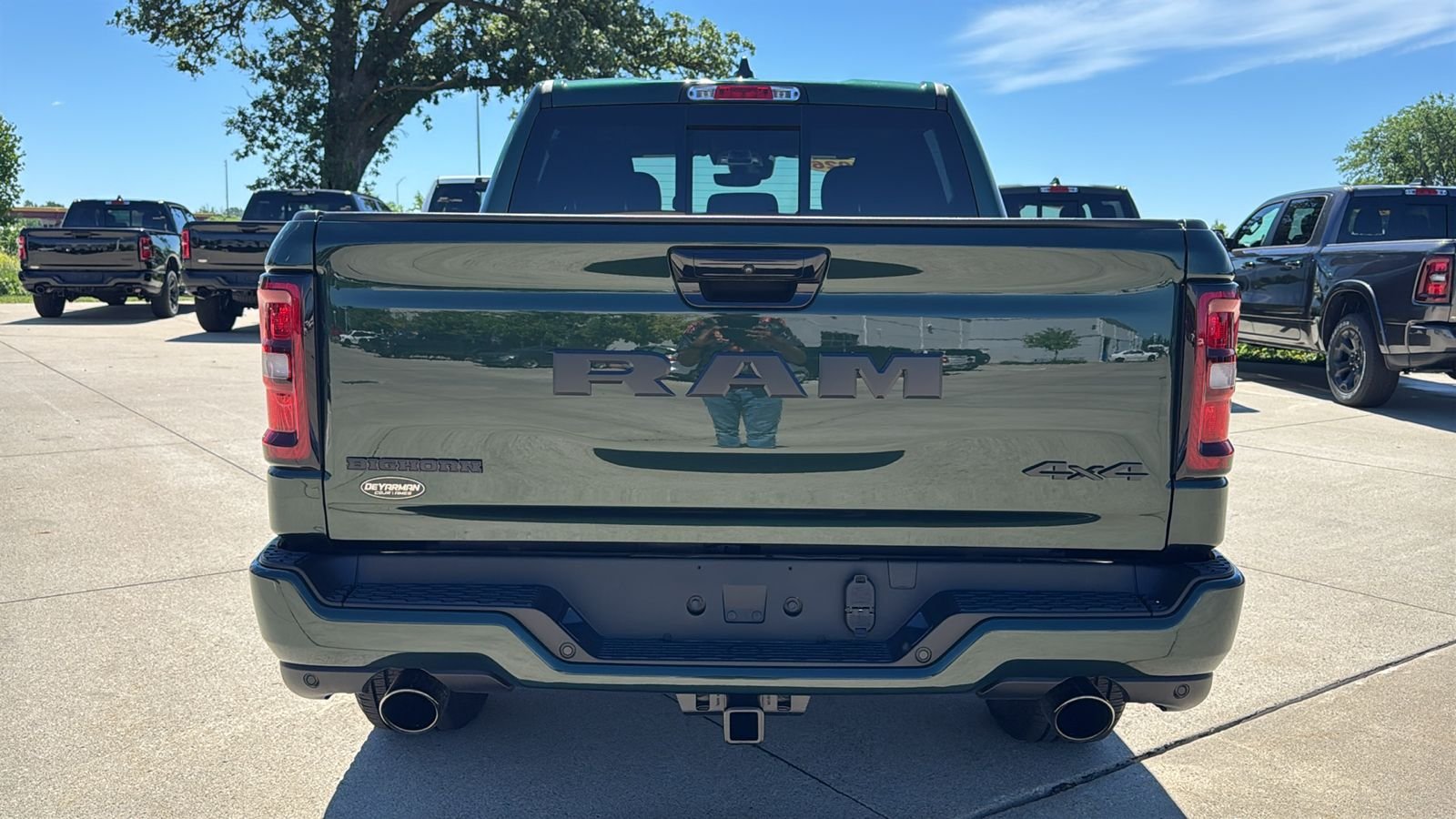 New 2026 Serrano-Green Metallic Exterior Paint RAM Big Horn/Lone Star image 15