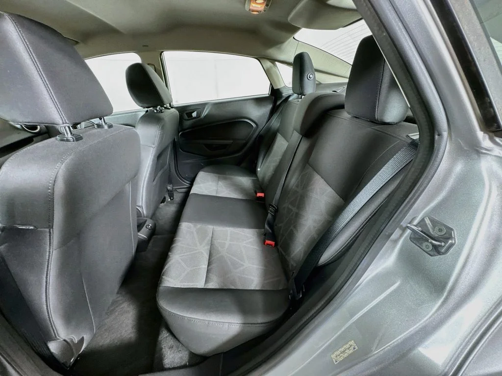 Used 2013 Silver Ford SE image 27