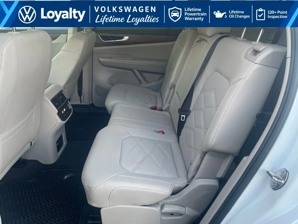 Used 2026 White/off-white Volkswagen SE image 14
