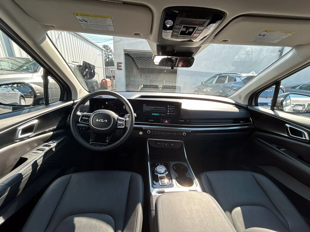 Used 2026  Kia  image 16