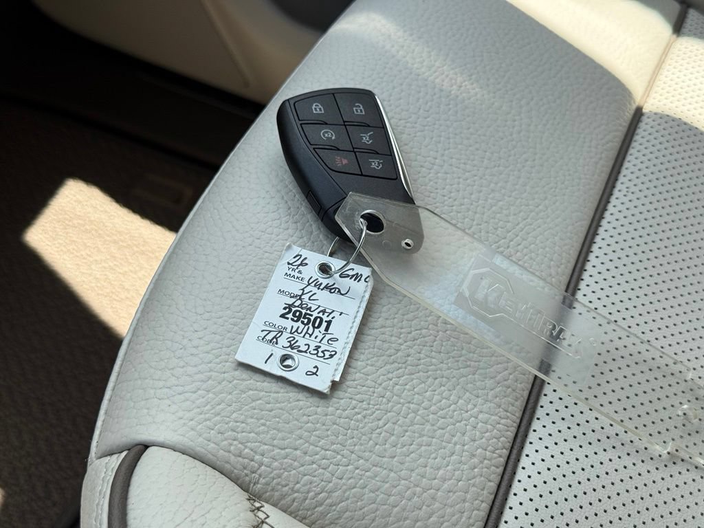 2026 GMC Yukon XL Denali - Photo 35
