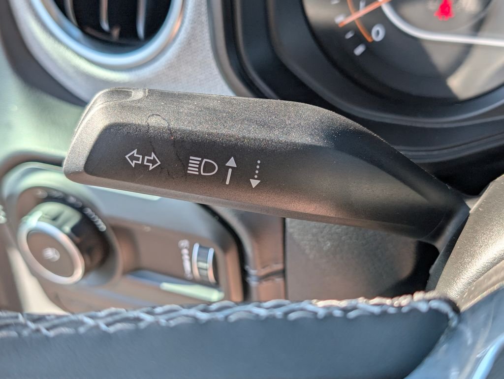 2025 Jeep Wrangler 4-Door Sahara - Photo 31