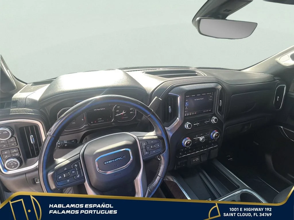 Used 2022 White Frost Tricoat GMC Denali image 16