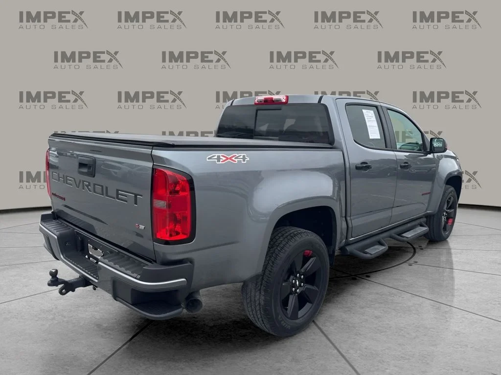 Used 2021 Gray Chevrolet LT image 5