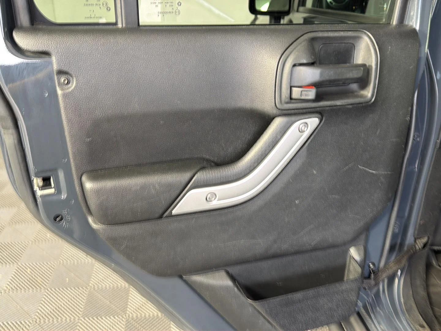 Used 2017 Rhino Clearcoat Jeep Rubicon Hard Rock image 22