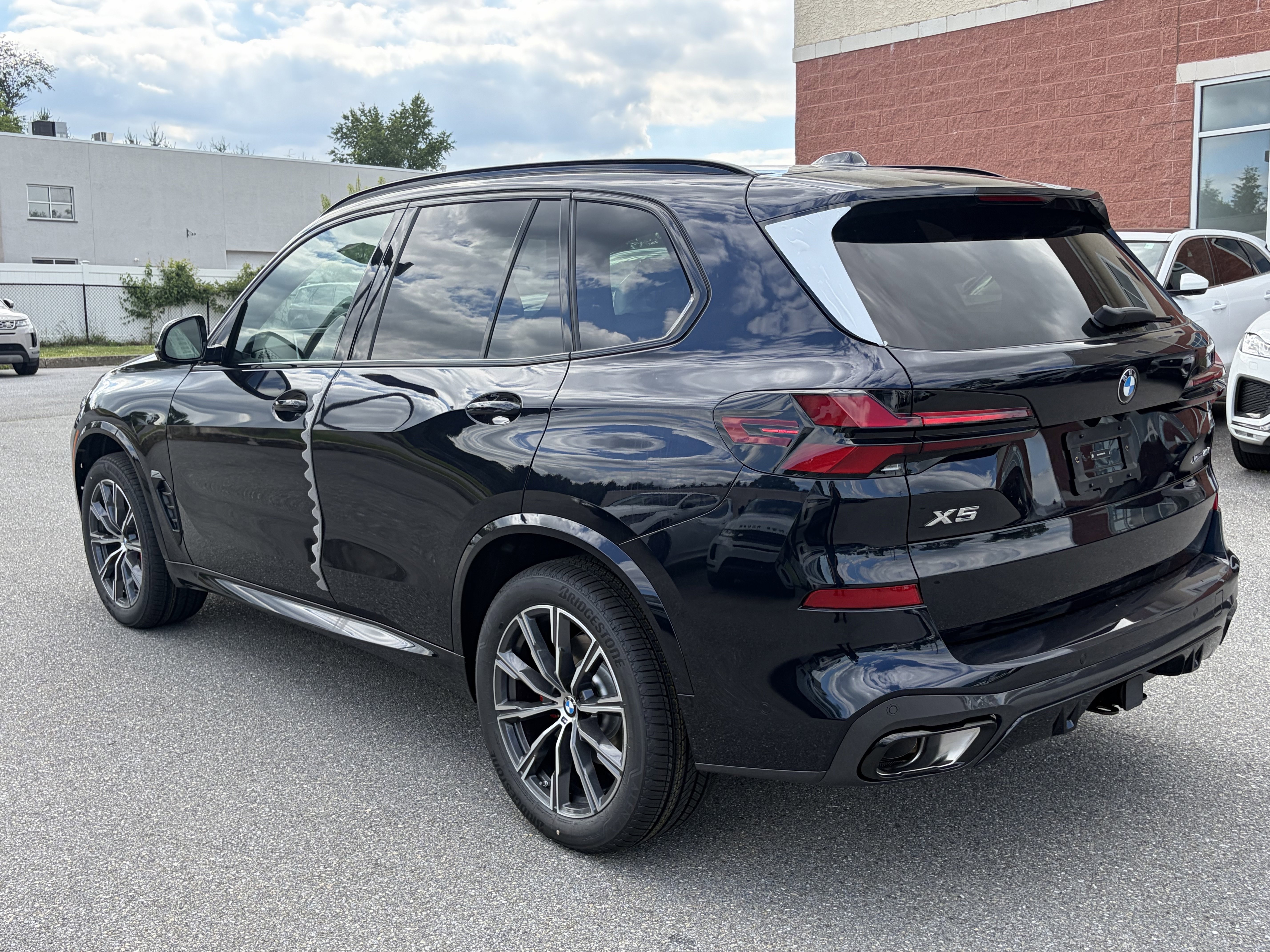 New 2026 Carbon Black Metallic BMW xDrive40i image 6