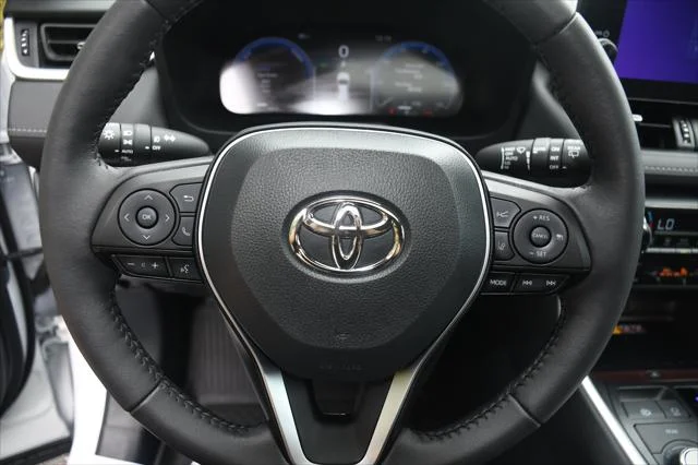 Certified Used 2024 WIND CHILL PEARL Toyota  image 14