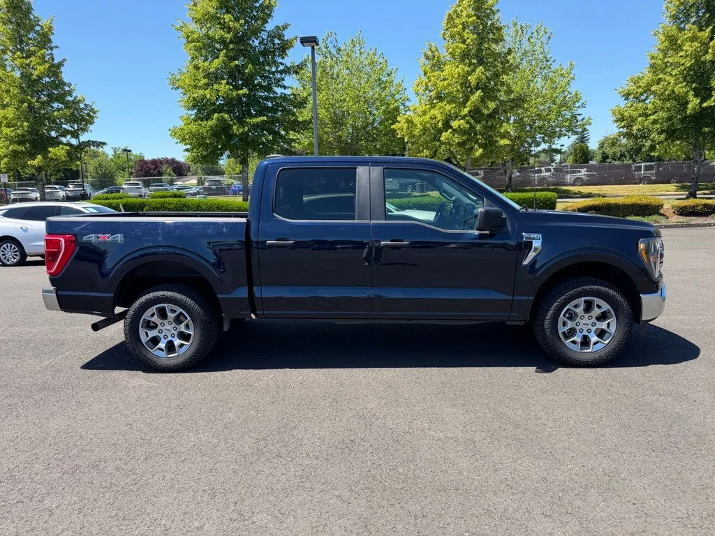 Used 2023 Blue Metallic Ford XLT image 10