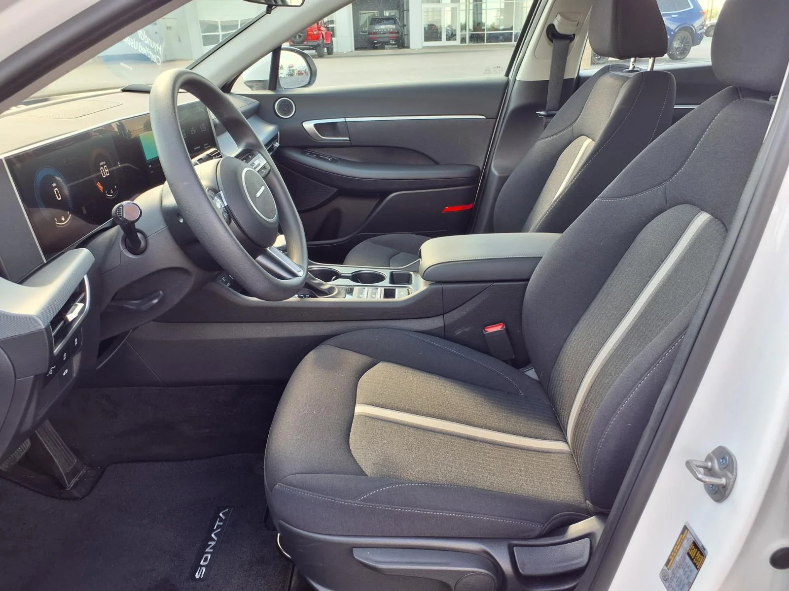 Certified Used 2025 White Hyundai SE image 13