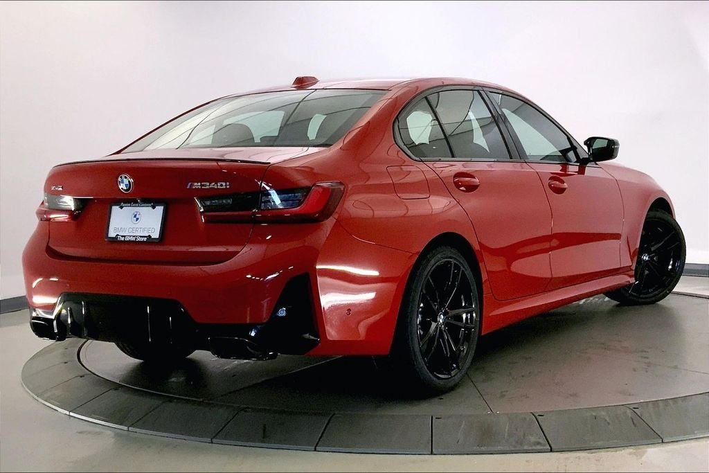 Used 2023 Melbourne Red Metallic BMW  image 12