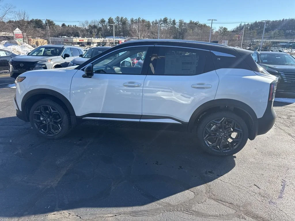 New 2026 Aspen White TriCoat / Super Black Two-tone Nissan SR image 4