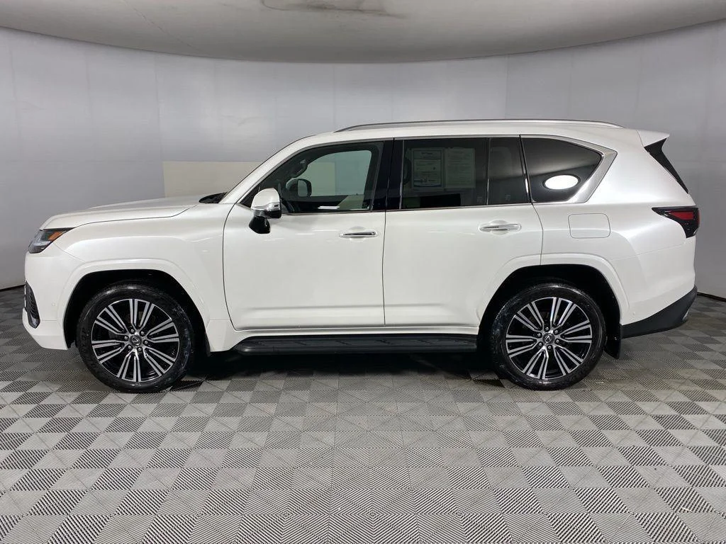Used 2025 Eminent White Pearl Lexus LX 700h Luxury image 74