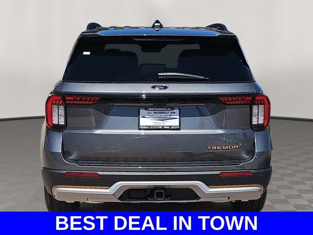 New 2026 Carbonized Gray Metallic Ford Tremor® image 4