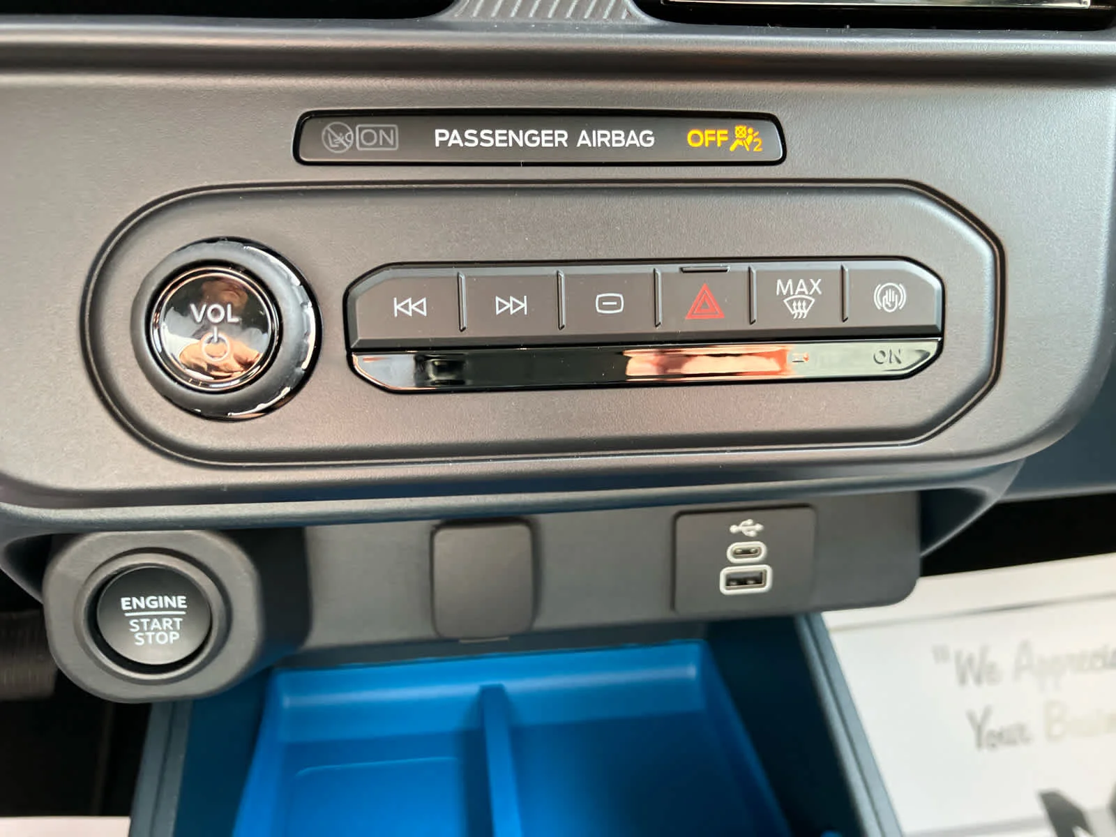 New 2026 Oxford White Ford XLT image 16