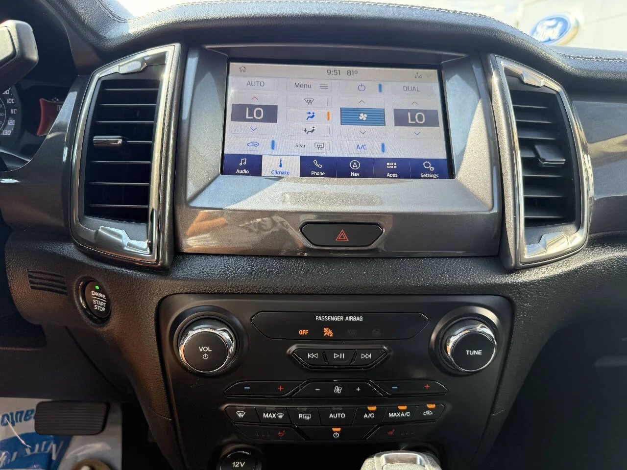 Used 2020 Magnetic Ford Lariat 4x4 4dr SuperCrew 5.1 ft. SB image 21