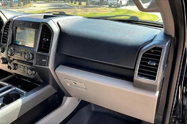 Used 2018 Shadow Black Ford XLT image 15