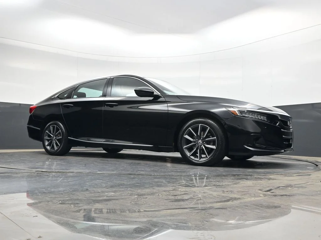 Used 2022 Crystal Black Pearl Honda EX-L image 30