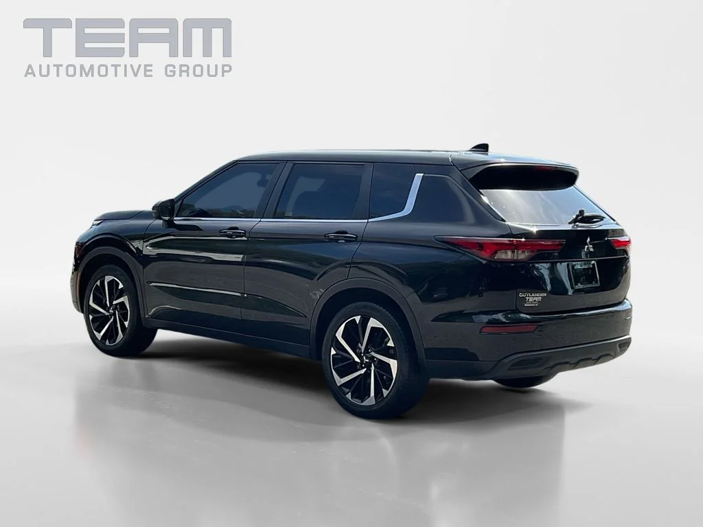 Used 2022 Black Mitsubishi ES image 5