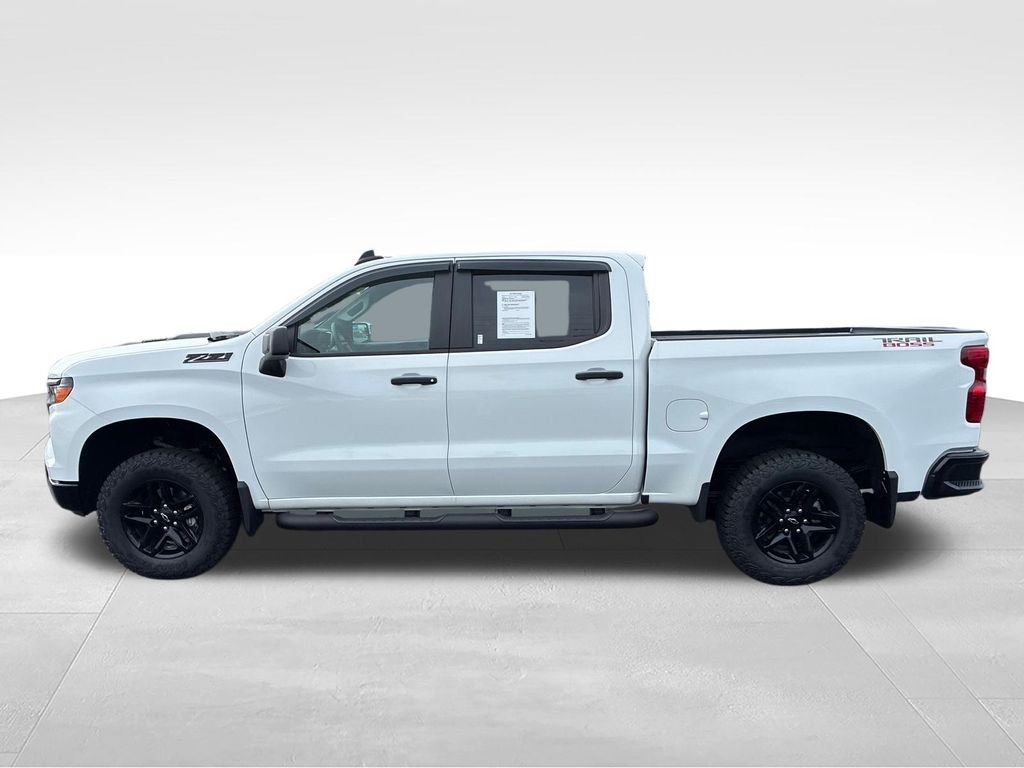 Used 2025 White Chevrolet Custom Trail Boss image 3