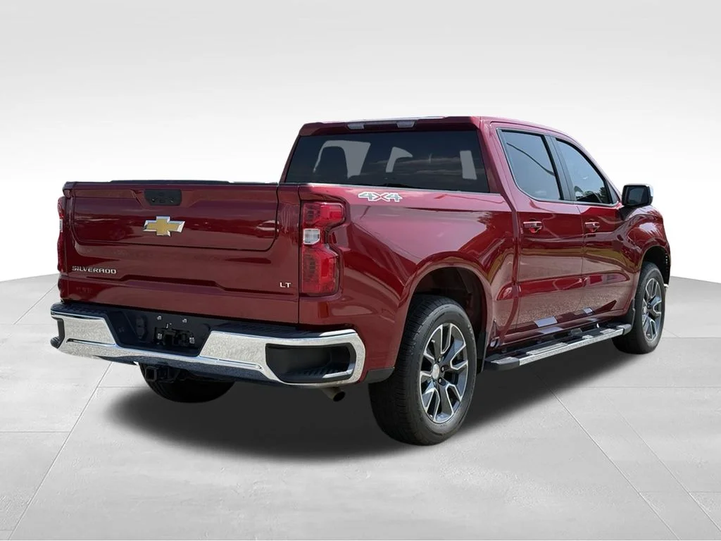 Used 2023 Red Chevrolet LT image 25
