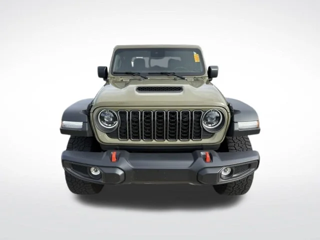 Used 2025  Jeep Mojave image 2