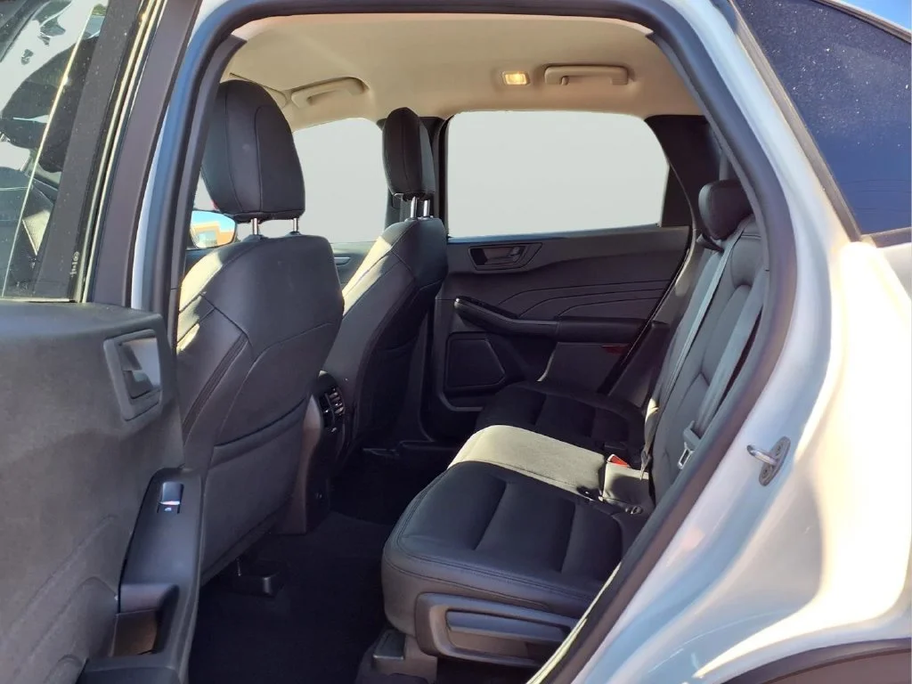 Used 2023 White Ford Active image 10