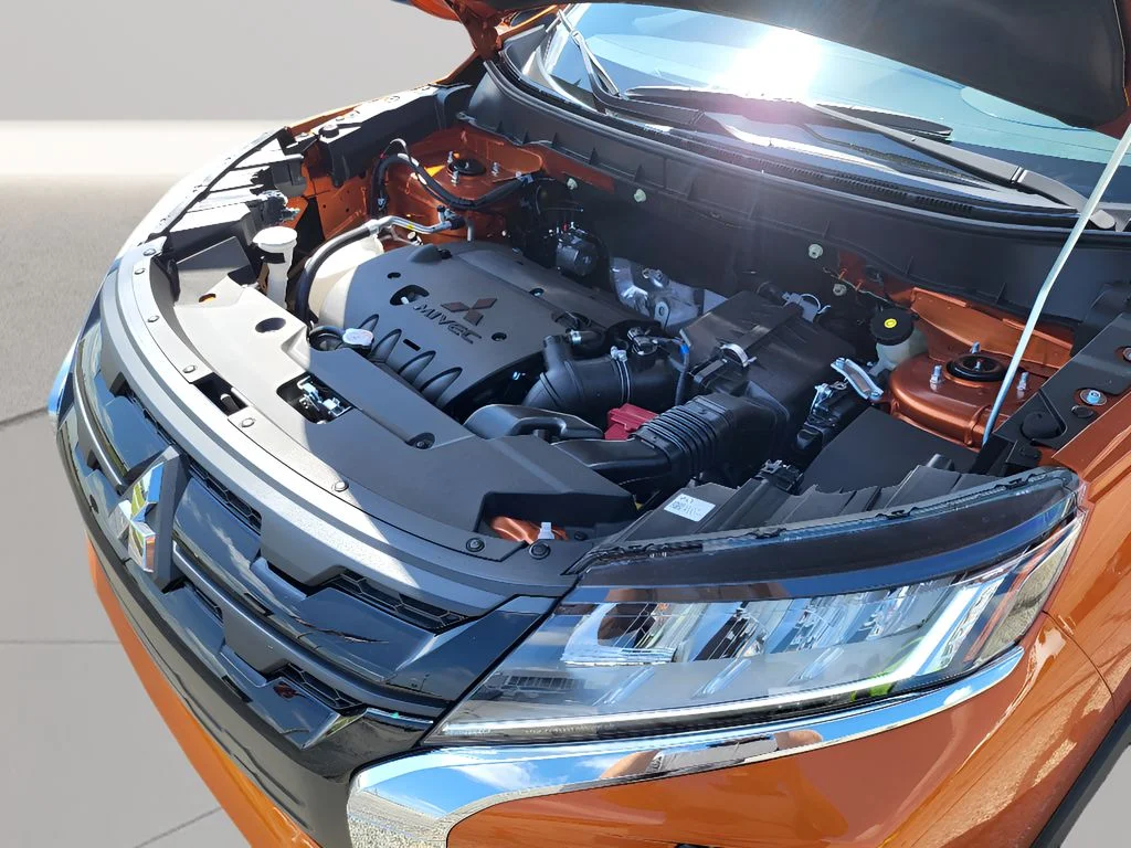 New 2026 Sunshine Orange Metallic Mitsubishi LE image 28