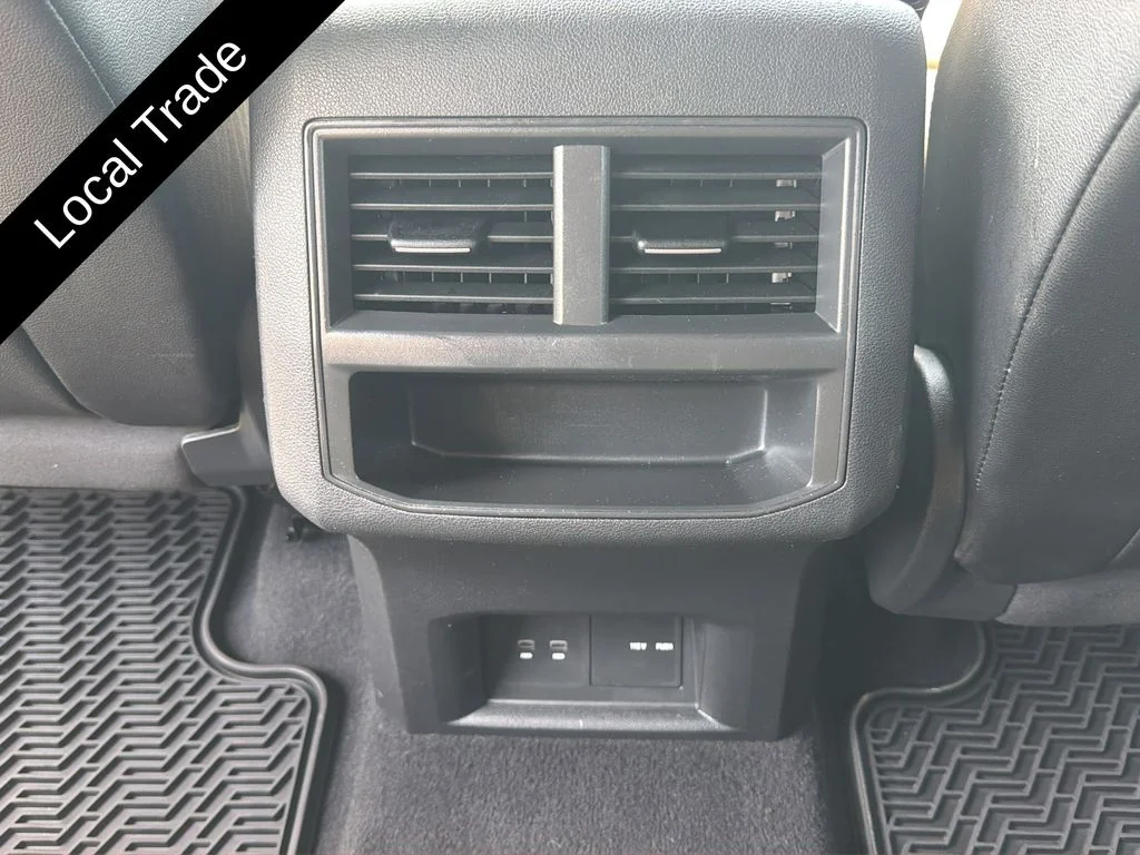 Used 2021 Pure White Volkswagen 3.6L V6 SE w/Technology R-Line image 16