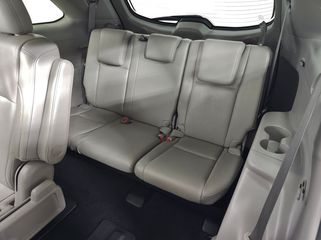 Used 2019 Blizzard Pearl Toyota Limited Platinum image 36