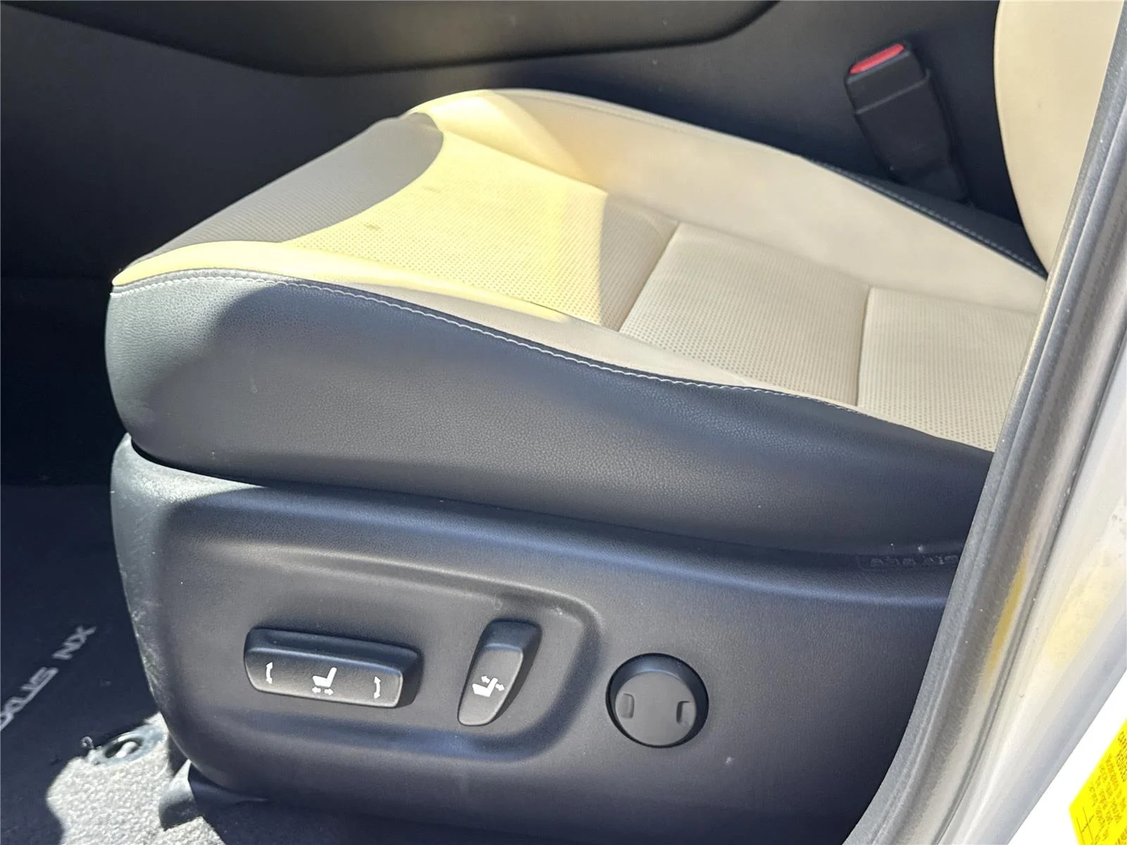 Used 2020 Eminent White Pearl Lexus NX 300h image 25
