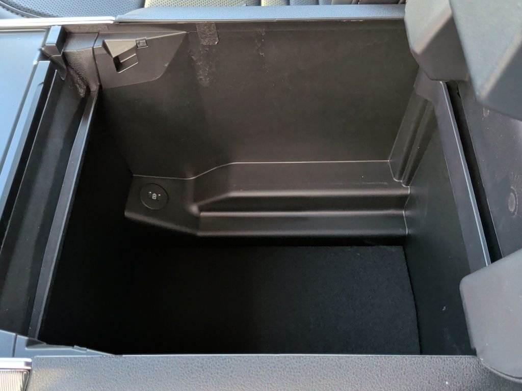 New 2026 Agate Black Metallic Ford Platinum® image 39