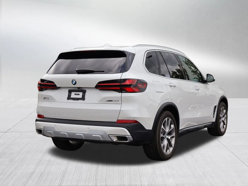 Used 2026 White BMW xDrive40i image 7