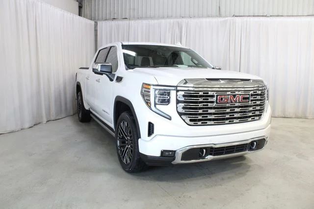 Used 2024 White GMC Denali image 38
