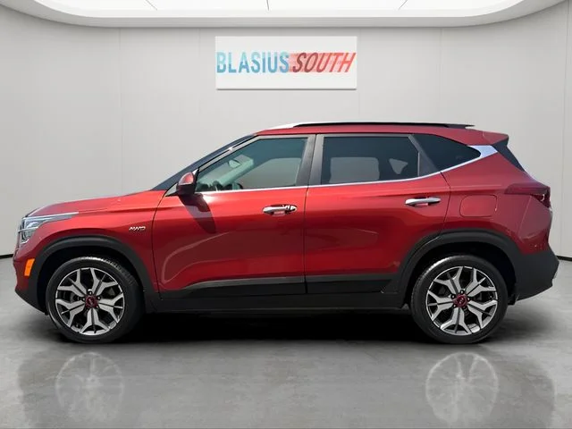 Used 2021 Orange Kia SX image 6