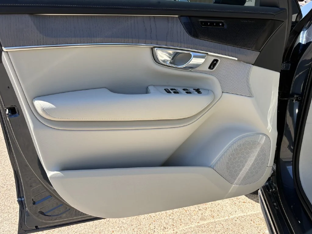 2026 Volvo XC90 Ultra - Photo 10