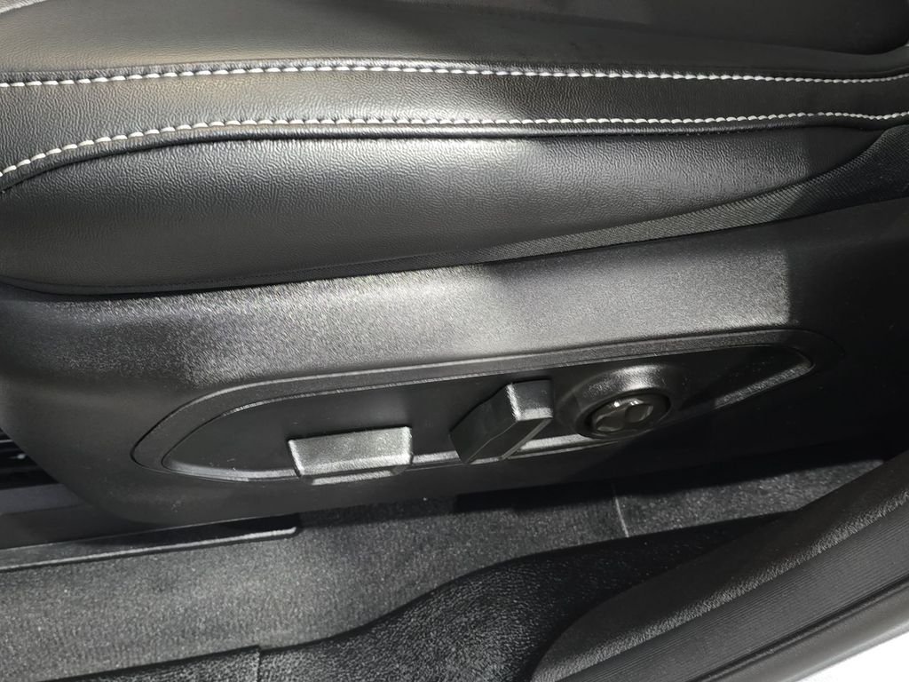 Used 2025 Silver Jeep Limited image 14