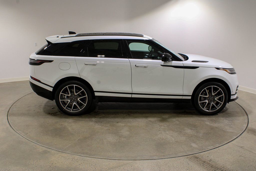 Certified Used 2026 Fuji White Land Rover Dynamic SE image 6