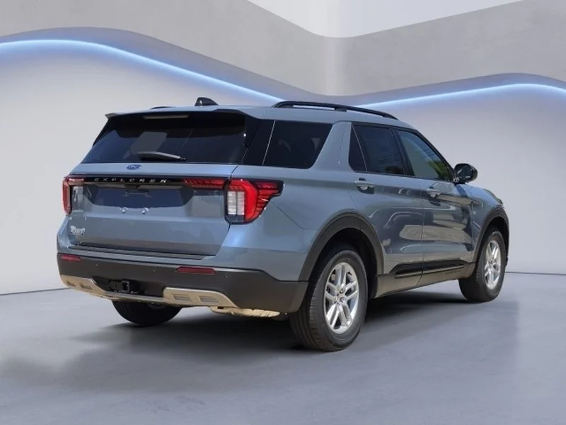 New 2026 Vapor Blue Metallic Ford Active image 3
